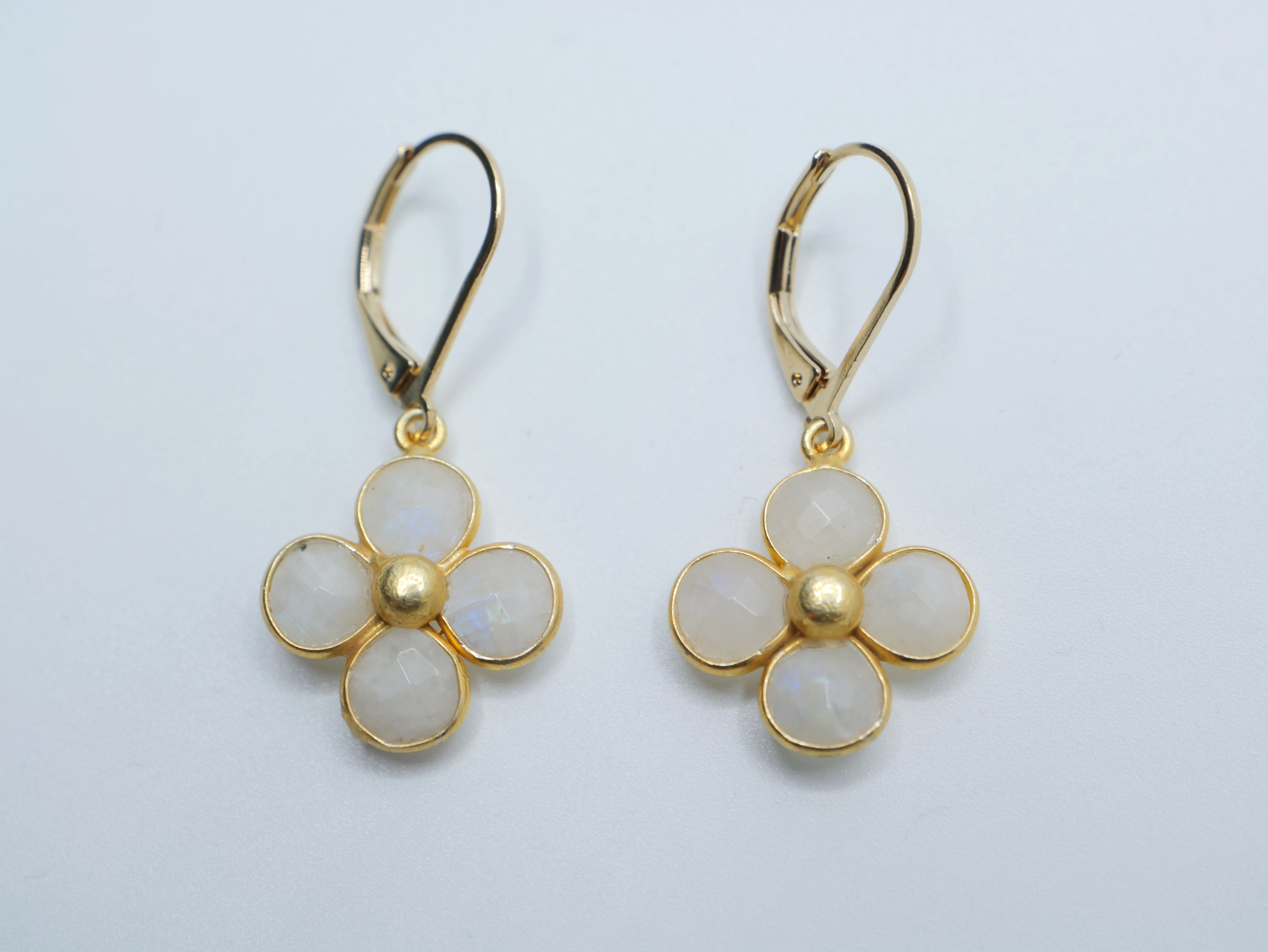 Boucle d'oreille Fleur Blanc